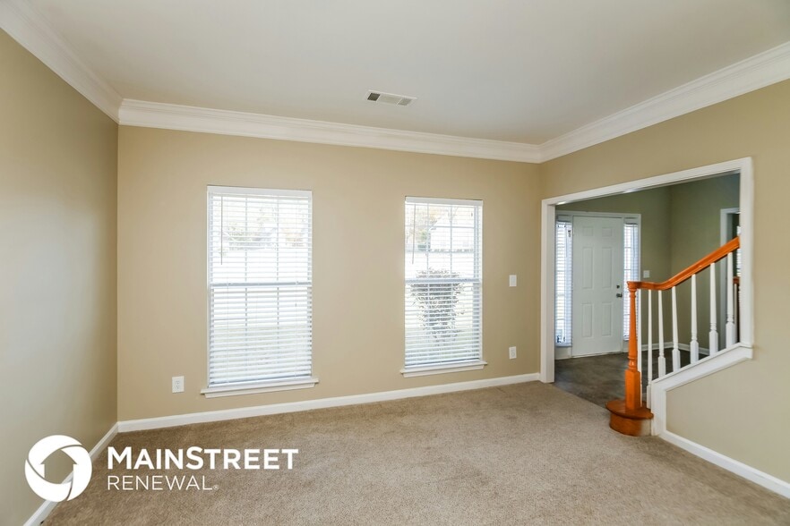 Building Photo - 2315 McMurry Dr