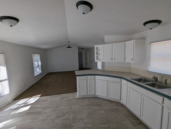 Building Photo - 103 Cardinal Ln