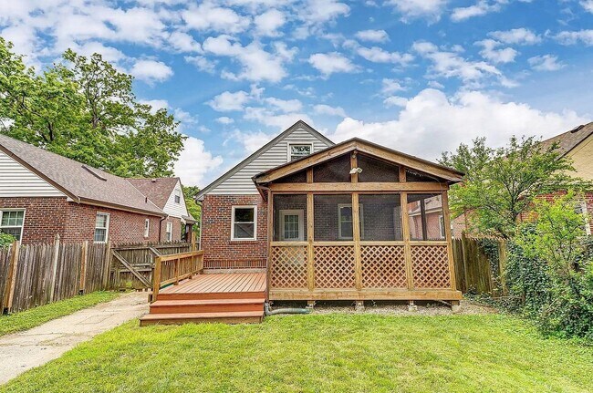 Deck View Backyard - 6604 Buckingham Plz