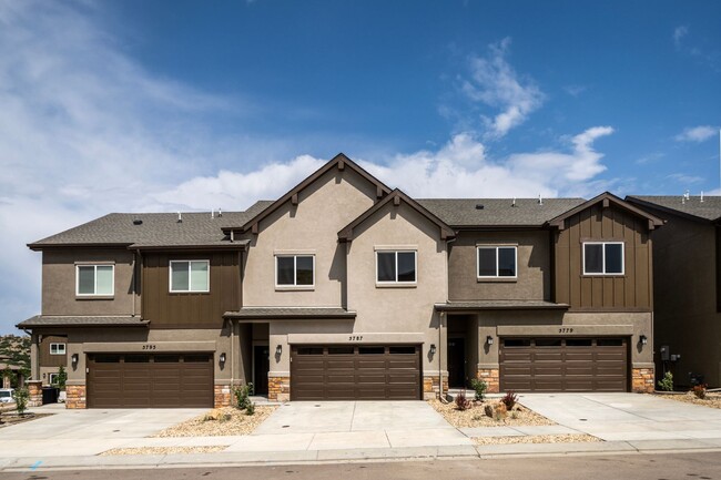 Building Photo - Next to NATURE 3 bed Townhome in Mt. Shadows