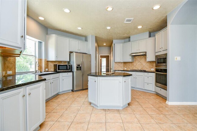 Building Photo - 12823 Dadebrook Ct