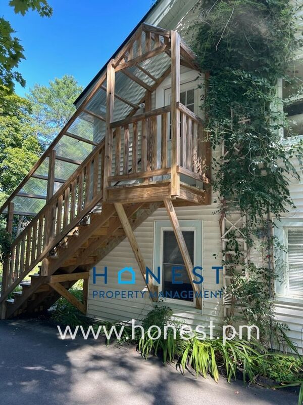 Building Photo - 5 Sheldon St