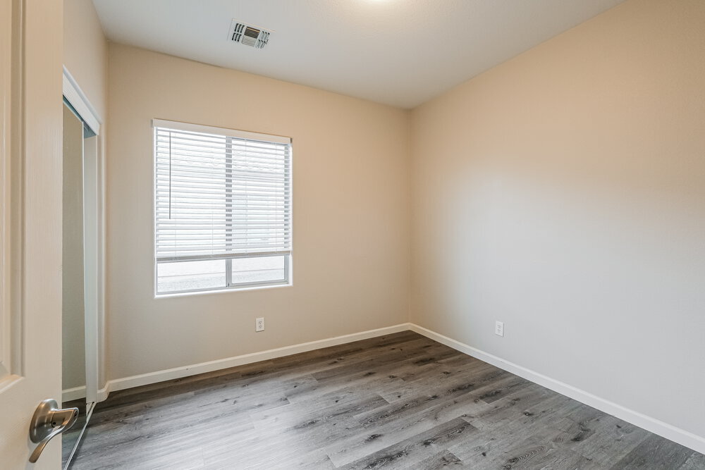 Building Photo - 11722 W Lincoln St