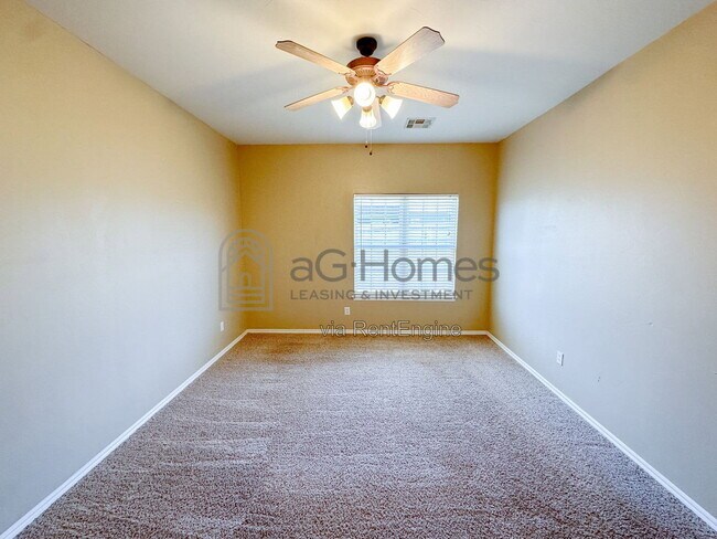 Building Photo - 5925 SE 69th St