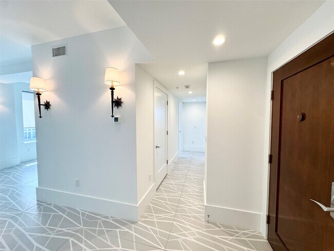 Building Photo - 2201 Market St