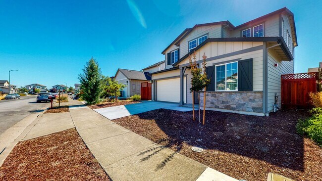 Building Photo - Bright and beautiful Home in Coffey Park! ...