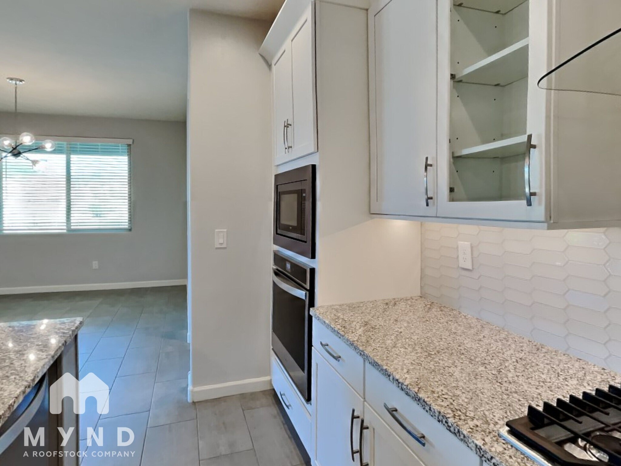 Building Photo - 720 E Silver Canyon Pl