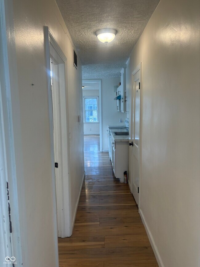 Building Photo - 269 S Dearborn St