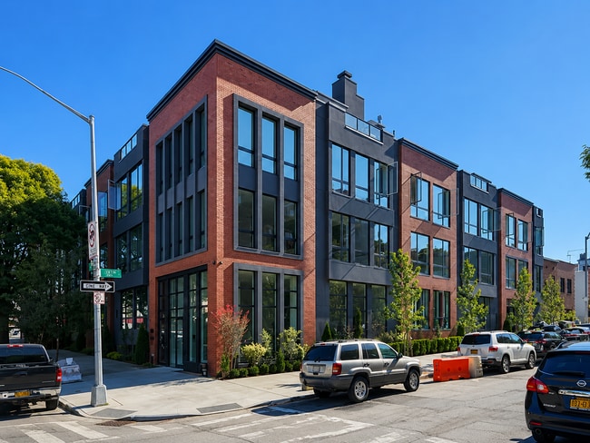 Building Photo - 695 6th Ave