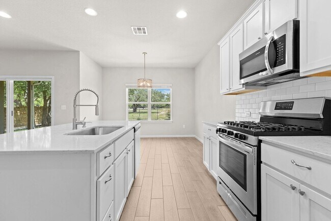 Building Photo - 2205 Singletree Bend