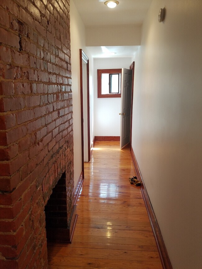 Building Photo - 387 Lafayette Ave