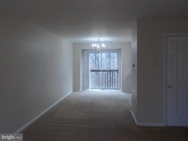 Building Photo - 703 Kings Crest Dr