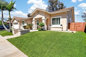 Building Photo - 1528 Knoll Park Glen