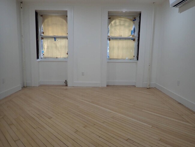 Building Photo - 250 Carlton Ave