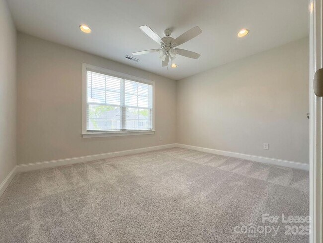 Building Photo - 6607 Wildbrook Dr