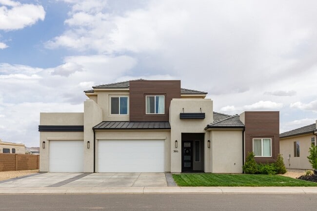 Building Photo - 3011 Beartrap Cyn Dr