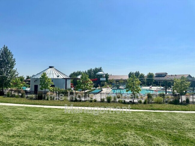 Building Photo - 2080 Autumn Moon Dr