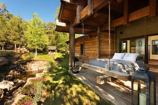 Building Photo - 665 Callicotte Ranch Dr