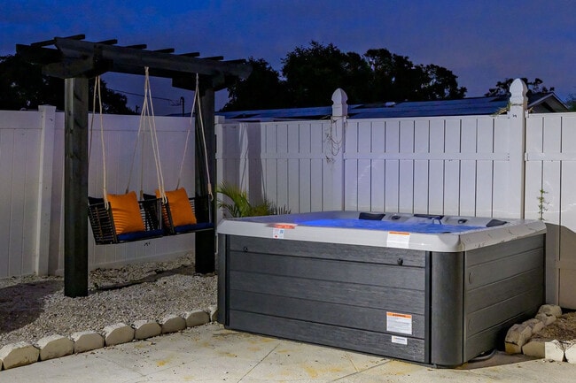 Building Photo - 507 Shore Dr