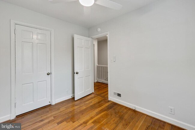 Building Photo - 2804 S Abingdon St