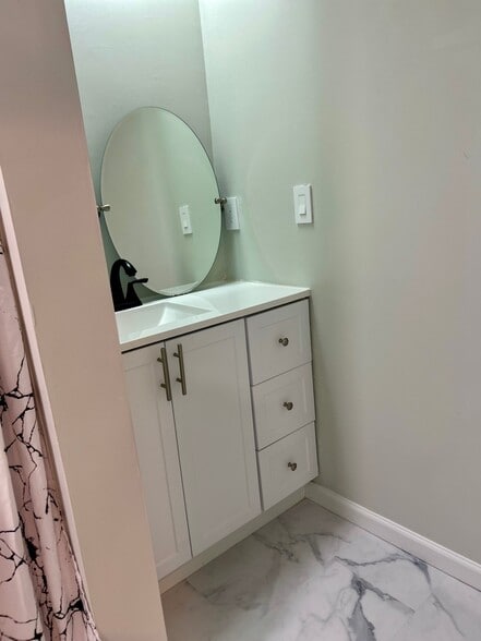 Building Photo - 1530 Fort Johnson Rd