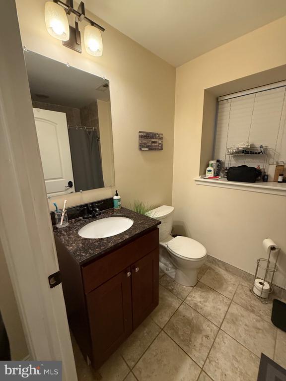 Building Photo - 6110 Ridge Ave