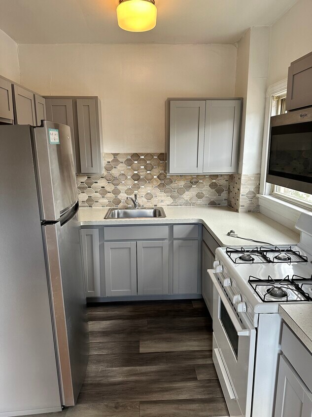 Building Photo - 1372 Bunts Rd