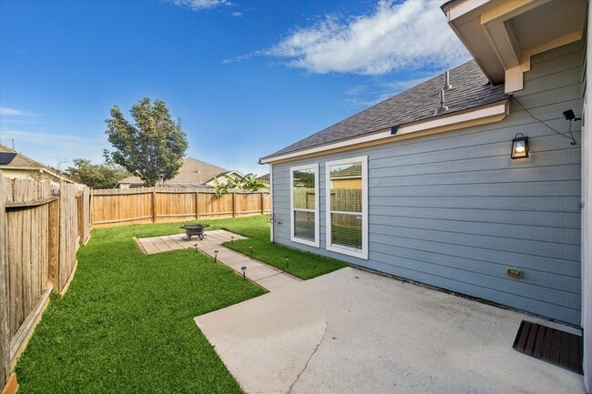 Building Photo - 22102 Shortfin Mako Ct