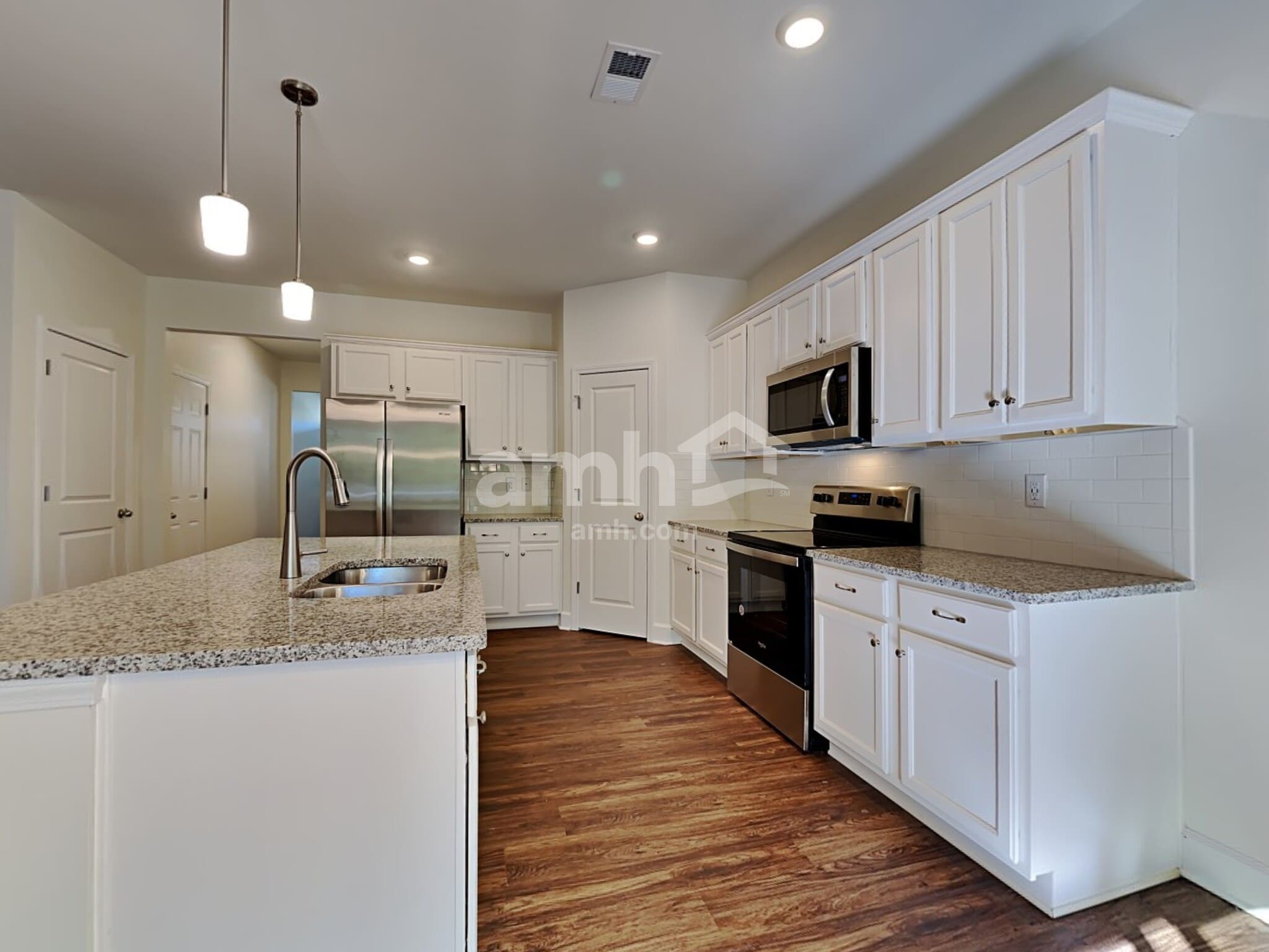 Building Photo - 5005 Hudson Vly Dr