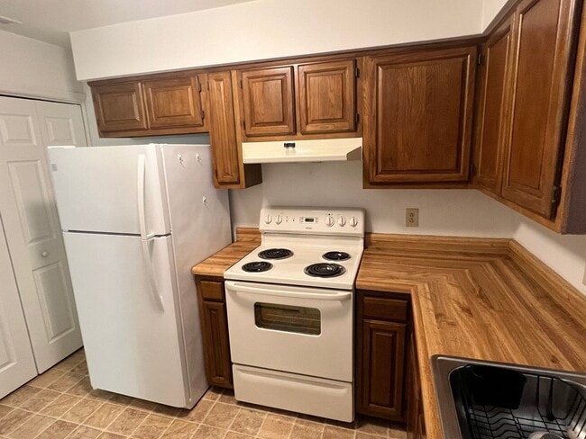 Building Photo - ONE LEVEL LIVING at Stonebridge Landing in Western Branch!