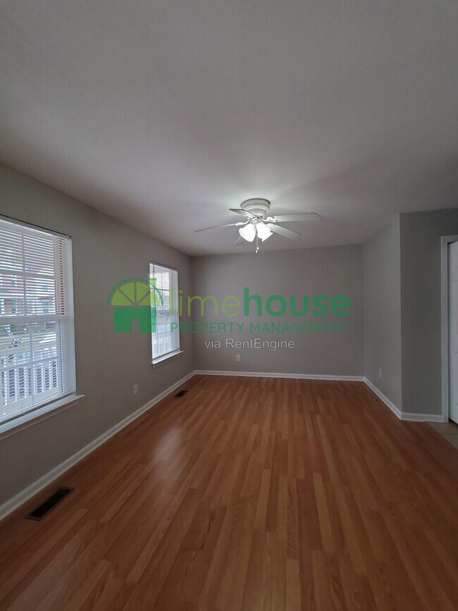 Building Photo - 420 W 30th St