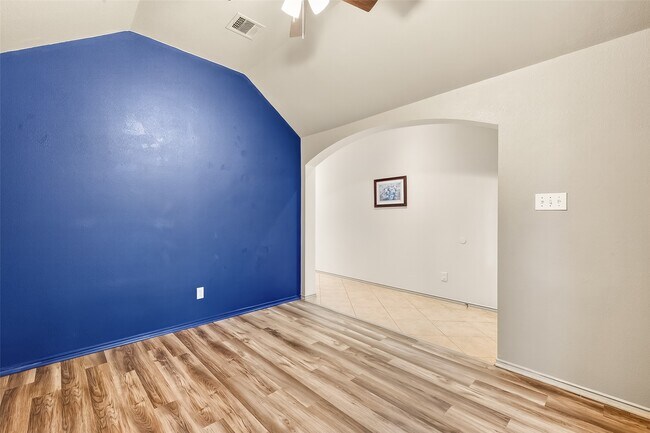 Building Photo - 2826 Lakecrest Forest Dr