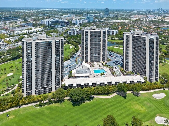 Building Photo - 20301 W Country Club Dr