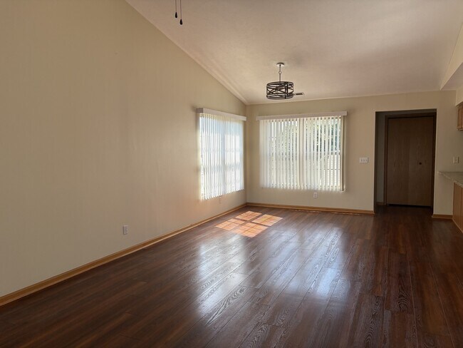 Building Photo - 952 Arvle Cir