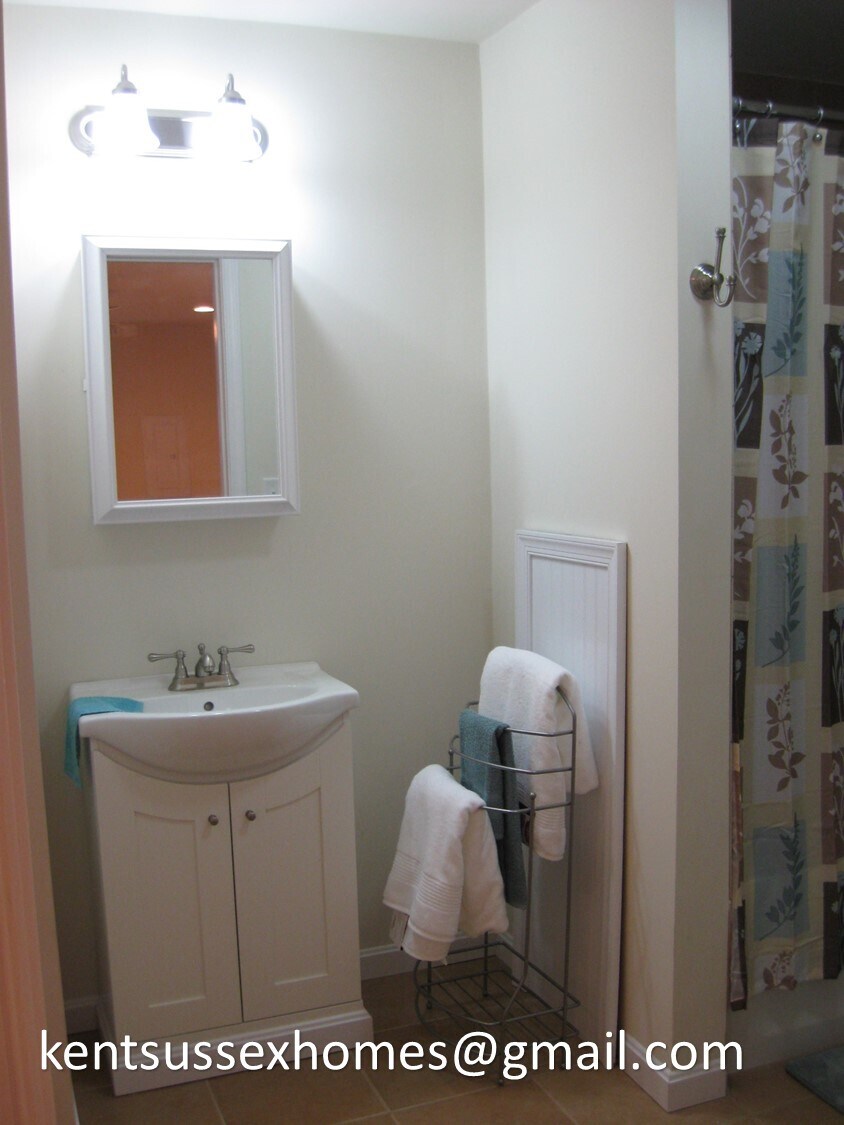 Building Photo - 206 Harrington Avenue