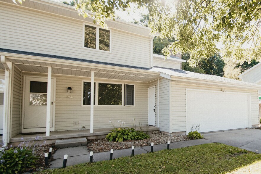Building Photo - 3052 Acker St