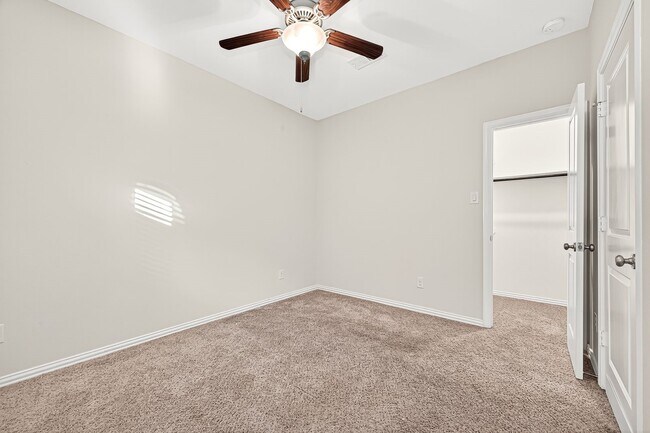 Building Photo - 2803 Monarch Xing