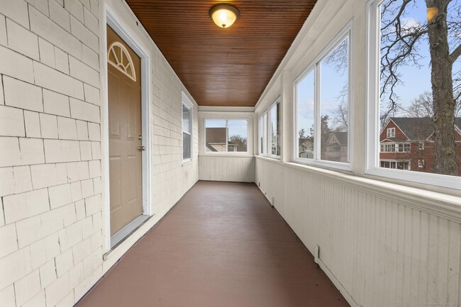 Building Photo - 28 Hollister St