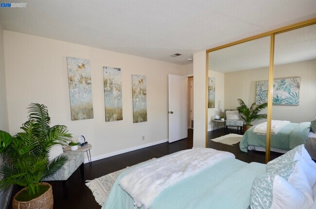 Building Photo - 3114 Heather Ridge Dr