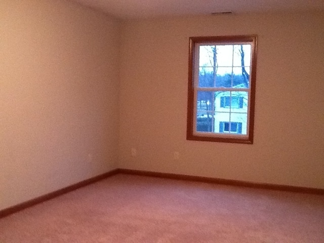 Building Photo - Beautiful Executive 3 Bedroom Condo!