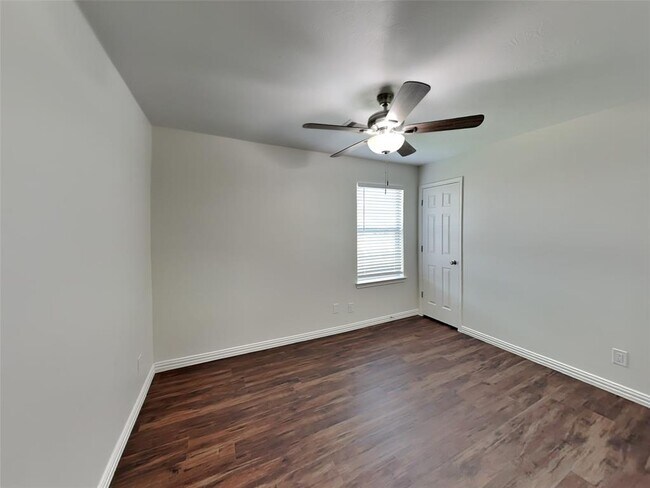 Building Photo - 6434 Tea Tree Dr