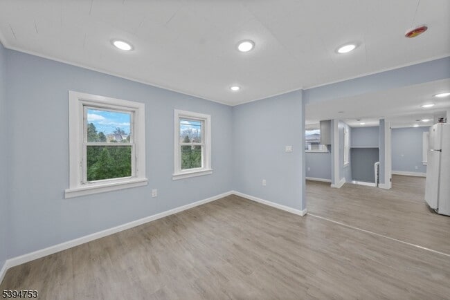 Building Photo - 6 1st Ave