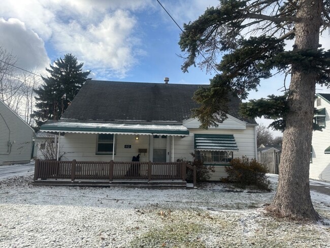 Primary Photo - 112 N Edgehill Ave