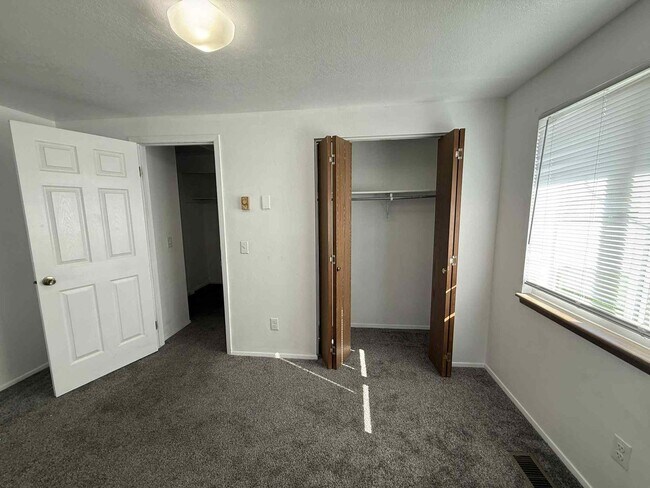 Building Photo - Duplex