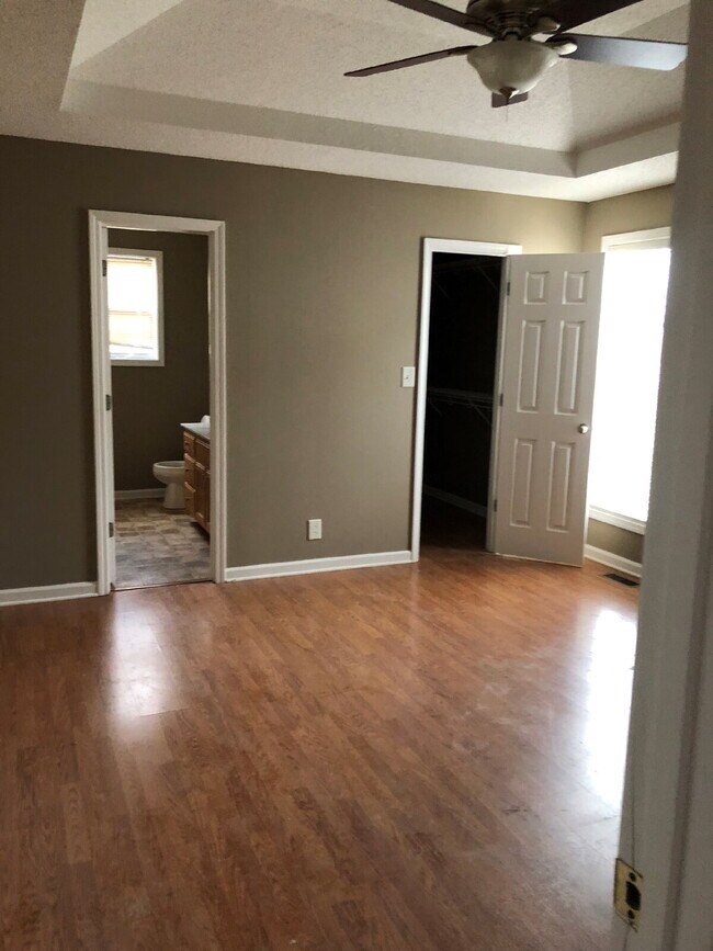 Building Photo - 2626 Del Ray Dr