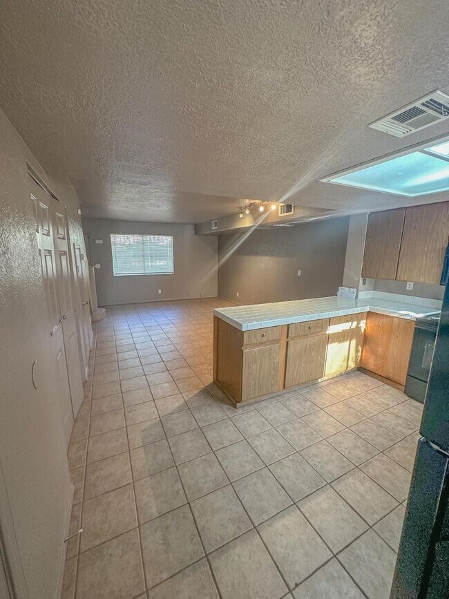 Building Photo - 423 Las Casitas Way