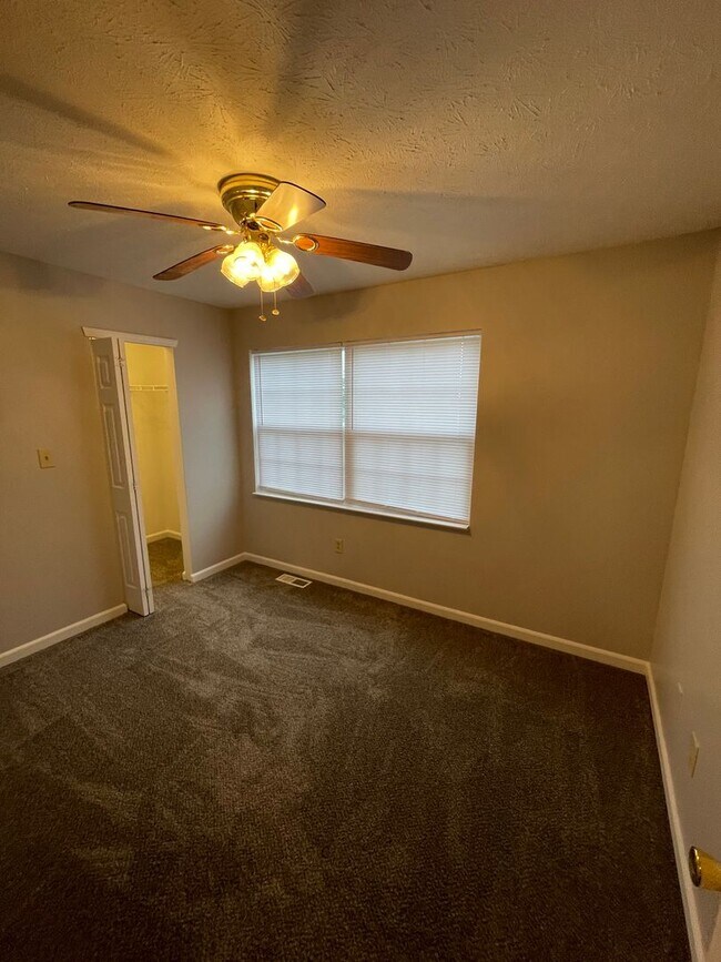 Building Photo - 2840 Rand Ln
