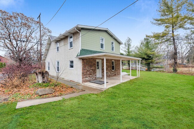Building Photo - Fully Remodeled 4-Bedroom Home in Southern Lehigh School District
