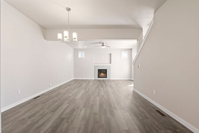 Building Photo - GORGEOUS 3bd/2.5ba Payette Duplex w/Modern construction, pristine condition, and ready for you!