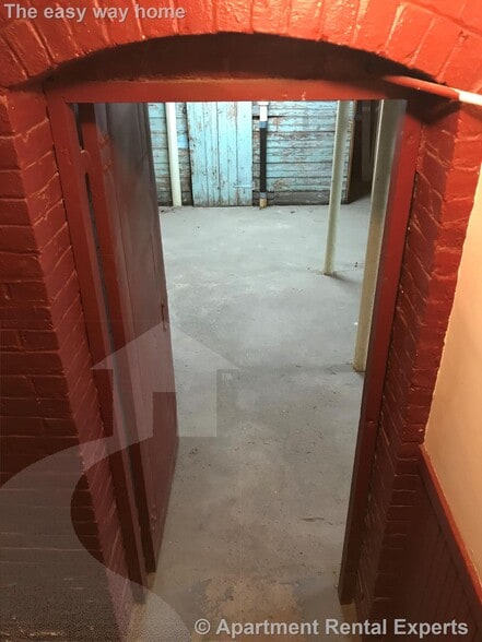 Building Photo - 14 Centre St